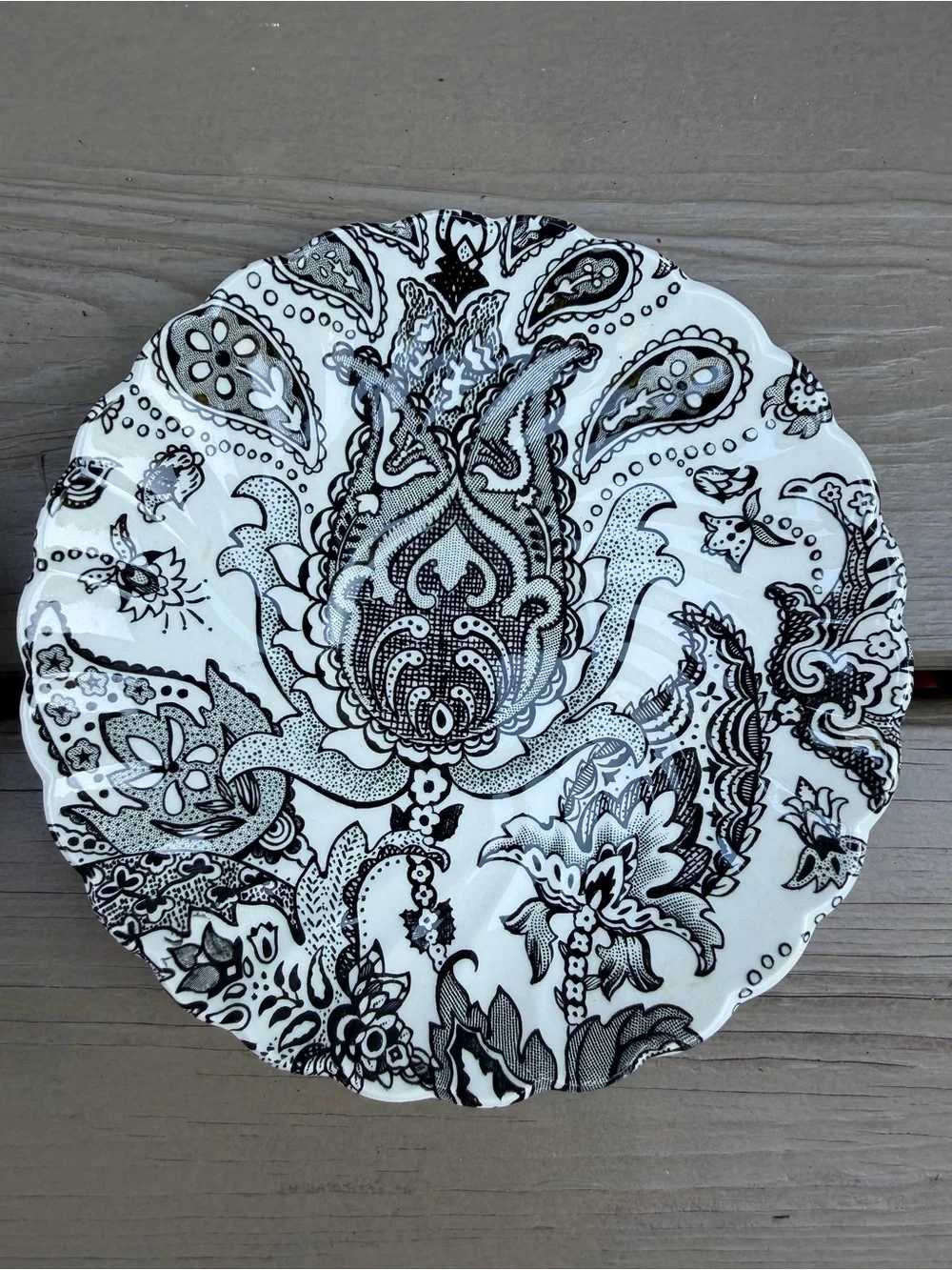 2 X Johnson Brothers Paisley Black and White Saucer Plates